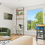 New Bright Capitol Hill Condo, Great Location Views